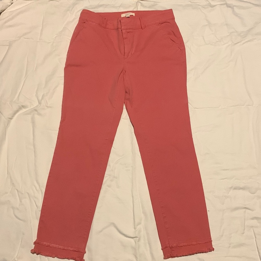 LOFT NEVER worn coral cropped coral chinos with fringe bottom